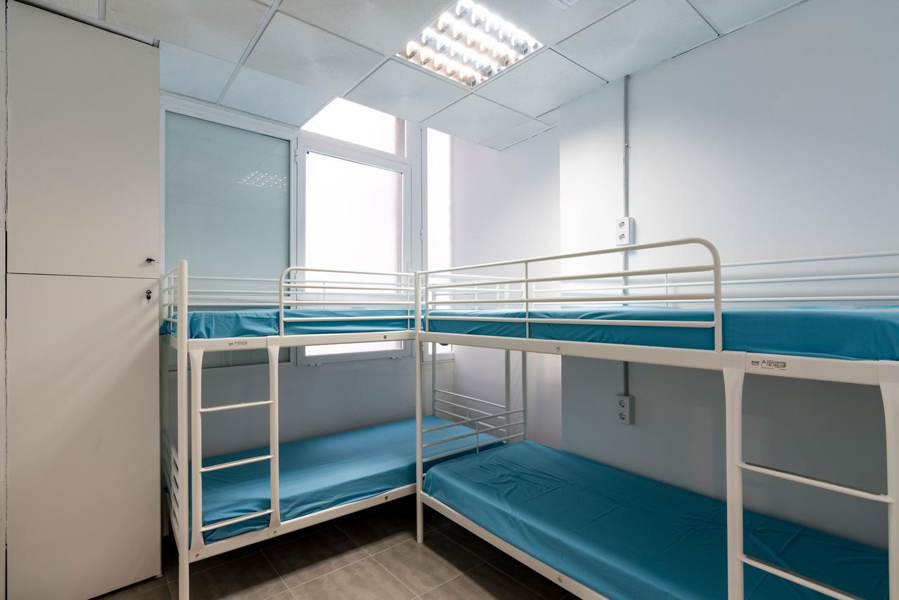 Hostal Ah - Alfred Hostel *